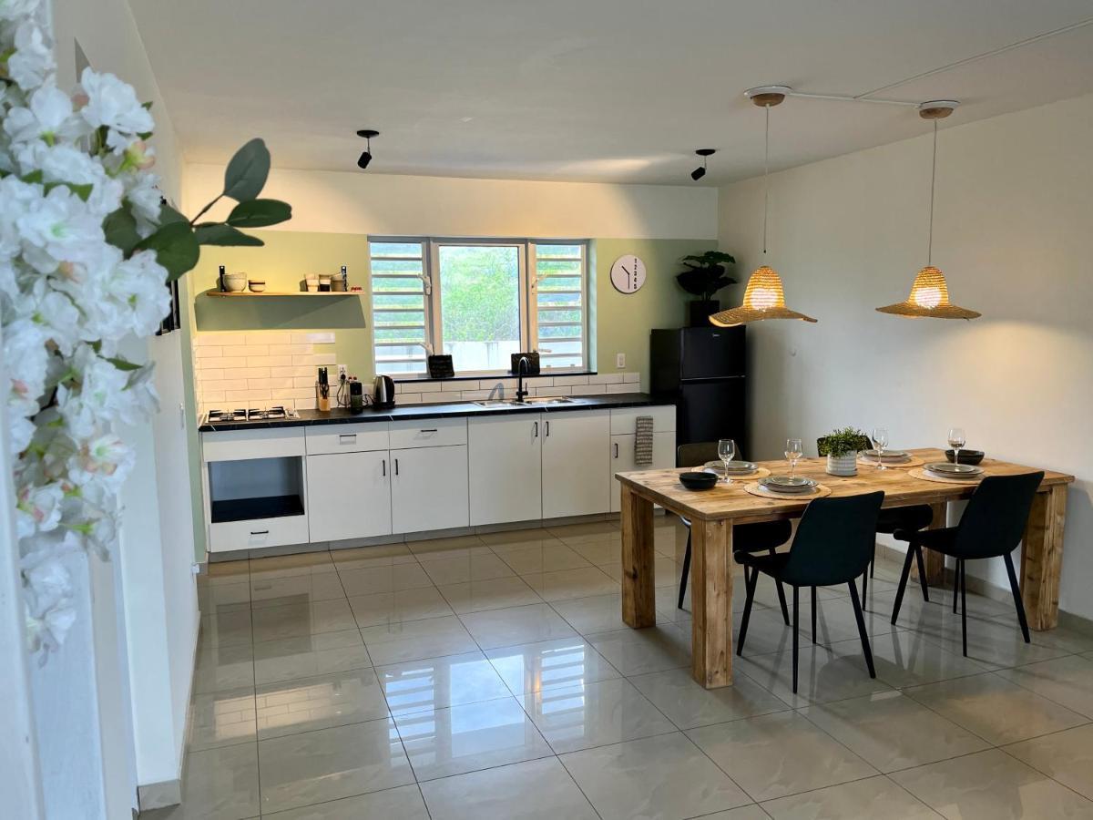Casa Cheers Apartment Willemstad Bagian luar foto